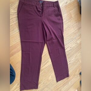 New York and company size 10 burgundy crop pants